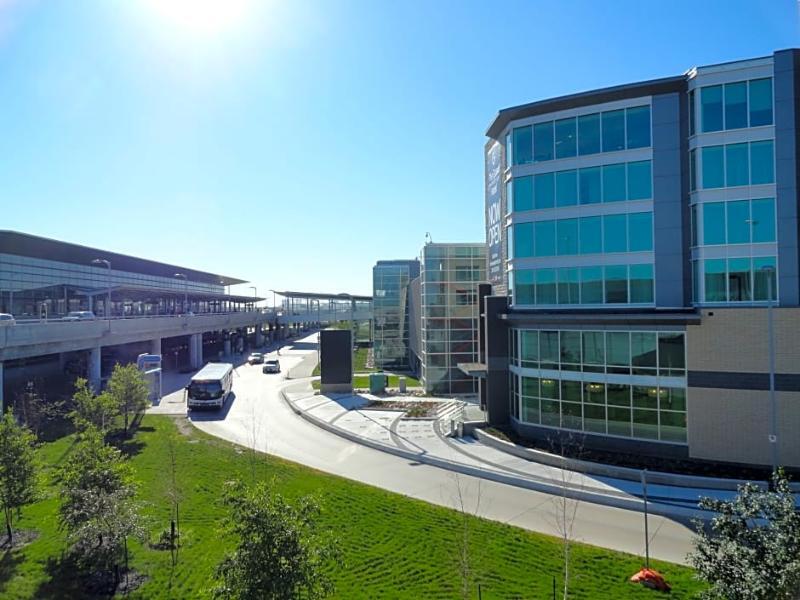 The Grand Winnipeg Airport Hotel By Lakeview المظهر الخارجي الصورة